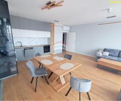 Продава тристаен апартамент в кв. Бриз