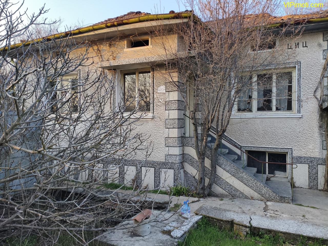 ДВЕ МАСИВНИ ТУХЛЕНИ КЪЩИ за продажба в село Яздач, на 20 км от гр. СТАРА ЗАГОРА - ИЗГОДНО ! ДВЕ МАСИВНИ ТУХЛЕНИ КЪЩИ за продажба в село Яздач, на 20 км от гр. СТАРА ЗАГОРА - ИЗГОДНО !